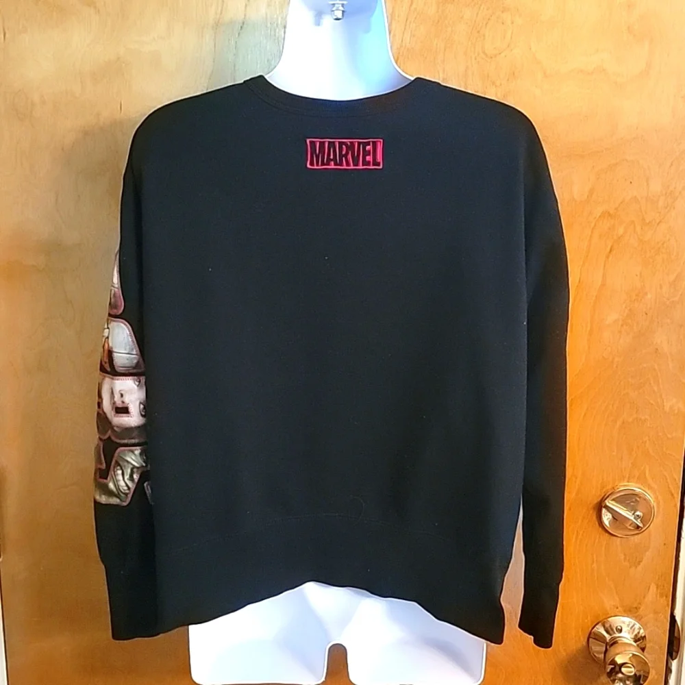 Disney Parks‎ Marvel Avengers Pullover Womens Sweatshirt Size Small